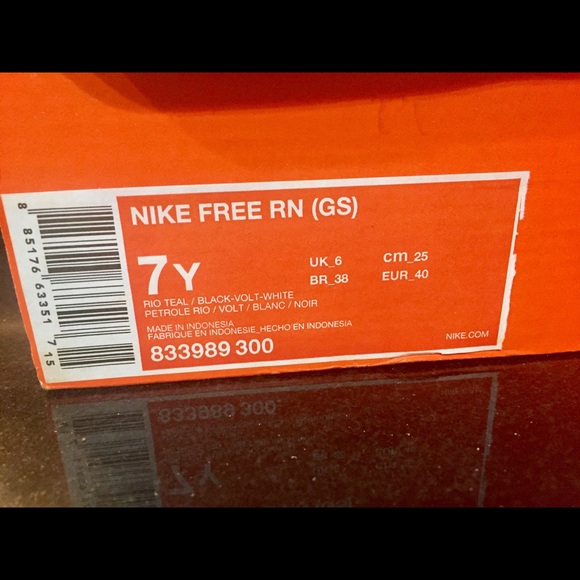 Nike Free Run 7Y (or women’s 8) green/volt NIB - Picture 6 of 7